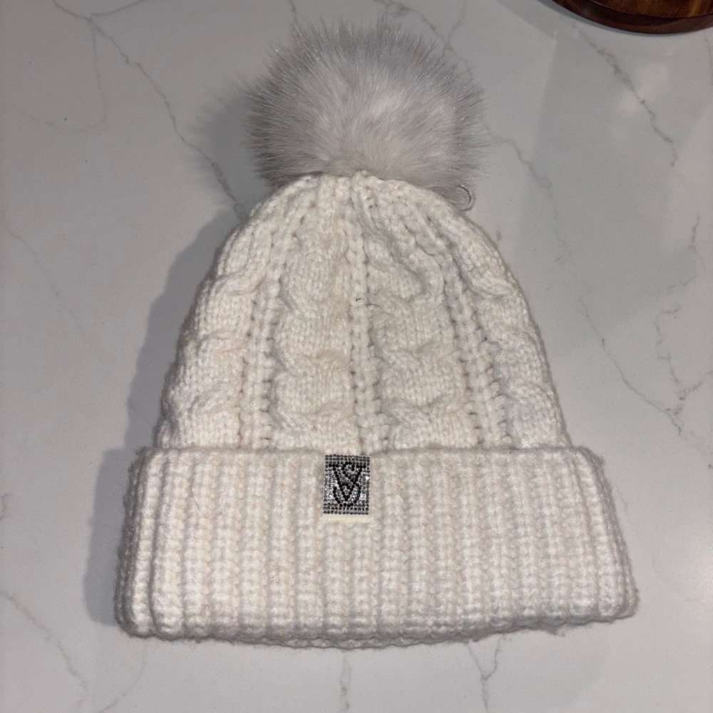 NWT Victoria’s Secret White Knit Beanie with Pom Pom